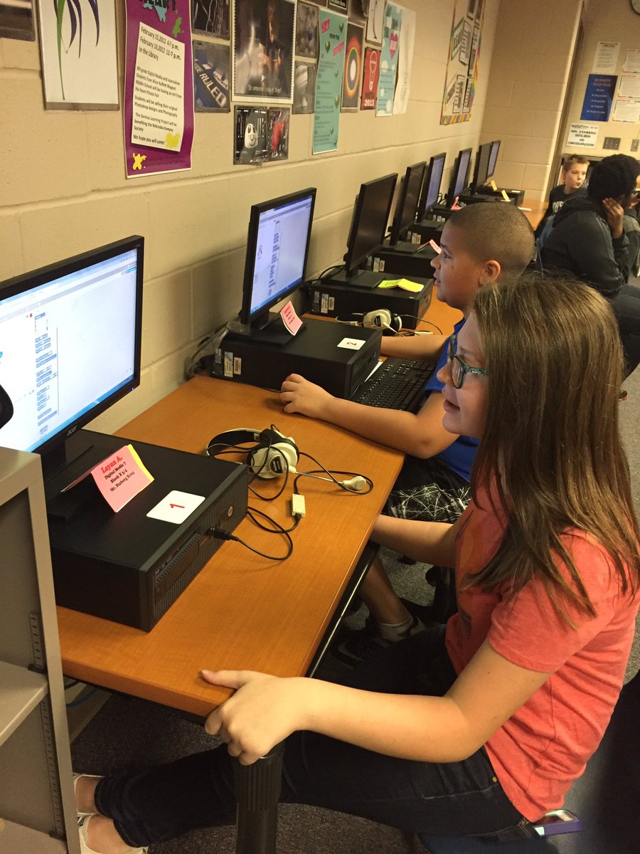 RosieOnTheFly's tweet photo. Scratch Program Planning brings technology to the classroom! #STEAM #STEM #programming #BuffettKnowsBlendEd @OPStechtrainers @TechTolliver https://t.co/rHu1aQSR2j
