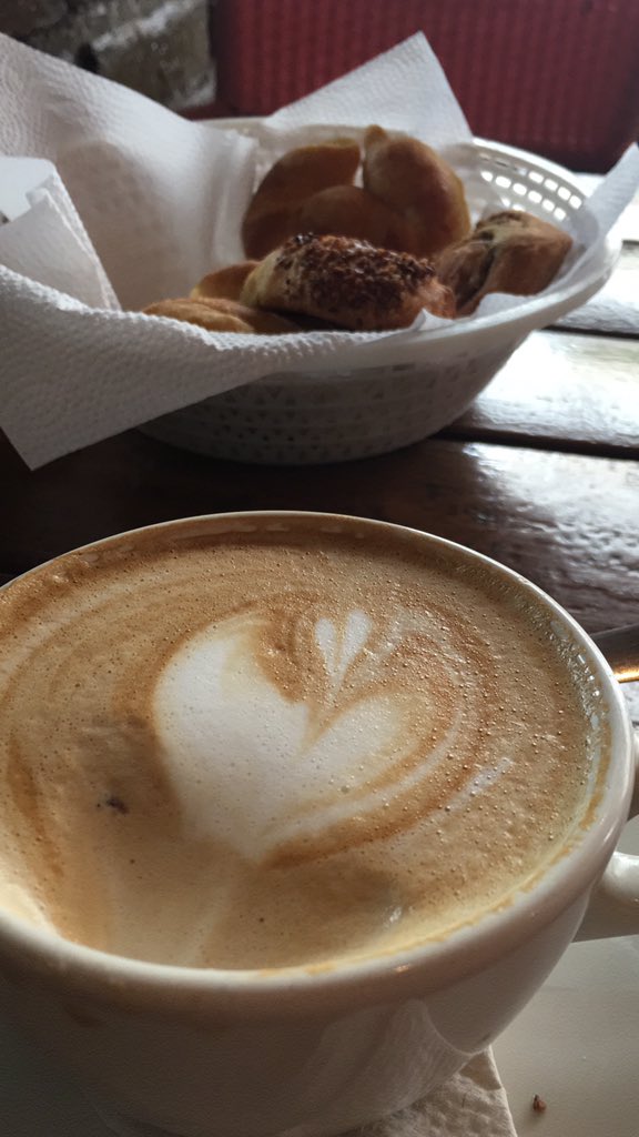 Para este día fresco nada mejor que un café <a href="/ChilindronCafe/">Chilindrón Café</a>