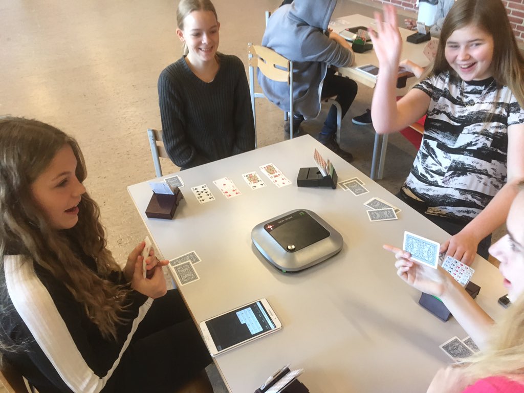 Dansk Skolebridge tweet media