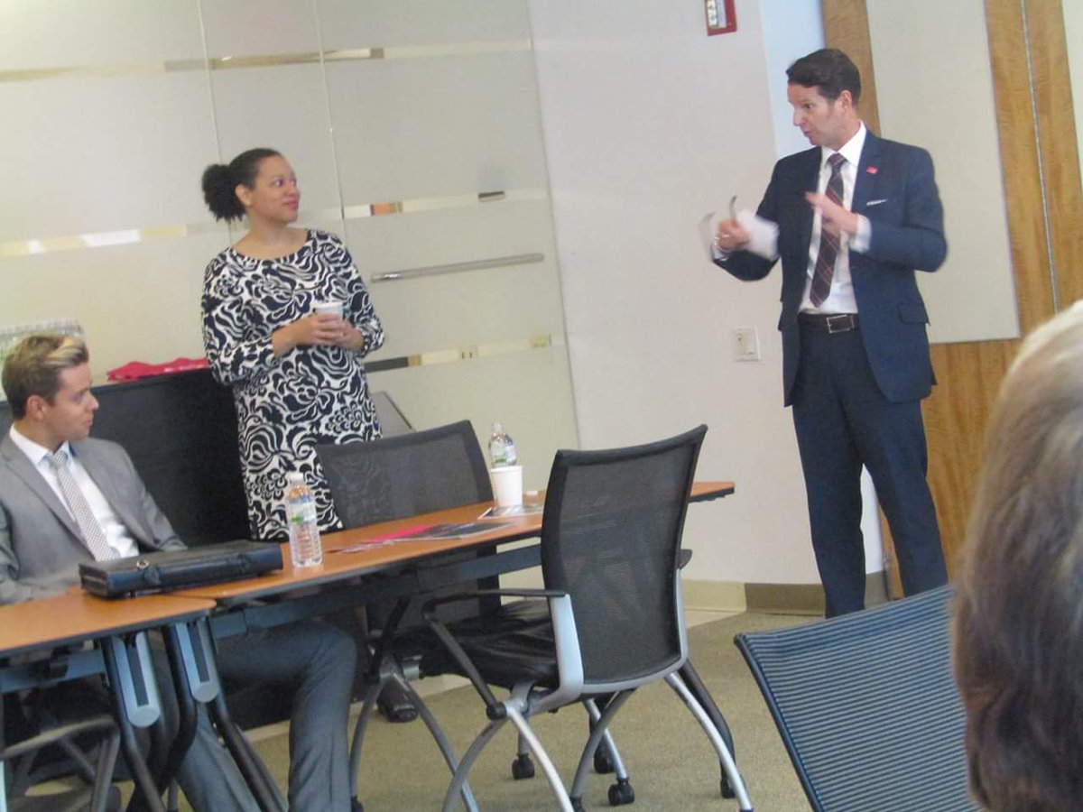 amiExecutiveInt's tweet image. Great start to the day with opening addresses by Jessica Walker of @ManhattanCofC and Richard Muir of @Glasgow_Chamber! #makeitinmanhattan