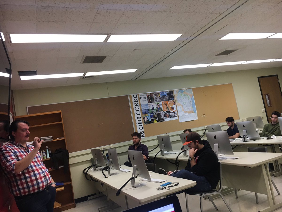 prowag's tweet photo. .@daveweigel responding to pitches from @ObservingWI students as they start working on explanatory pieces about WI after the 2016 elections. https://t.co/jyFRs3w5es