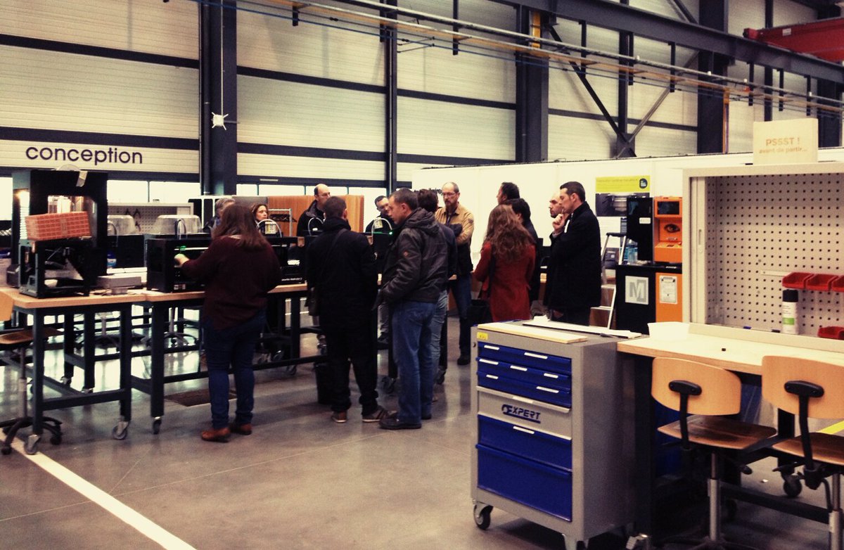 FabMake's tweet photo. Visite hebdomadaire du @FabMake sur #Eventbrite, mardi 15 personnes ont découvert l'atelier et ses machines, vivement les nouveaux #projets! https://t.co/gULwF3IgEa