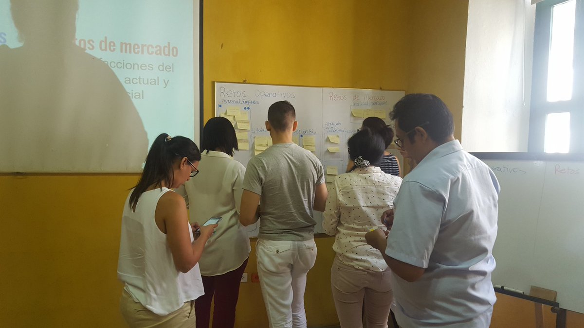 mentesalacarta's tweet photo. Identificando #RetosDeInnovacion del sector gastronómico en #Cartagena con los restaurantes de la ciudad y la @camcartagena https://t.co/IGs7jVfLi5