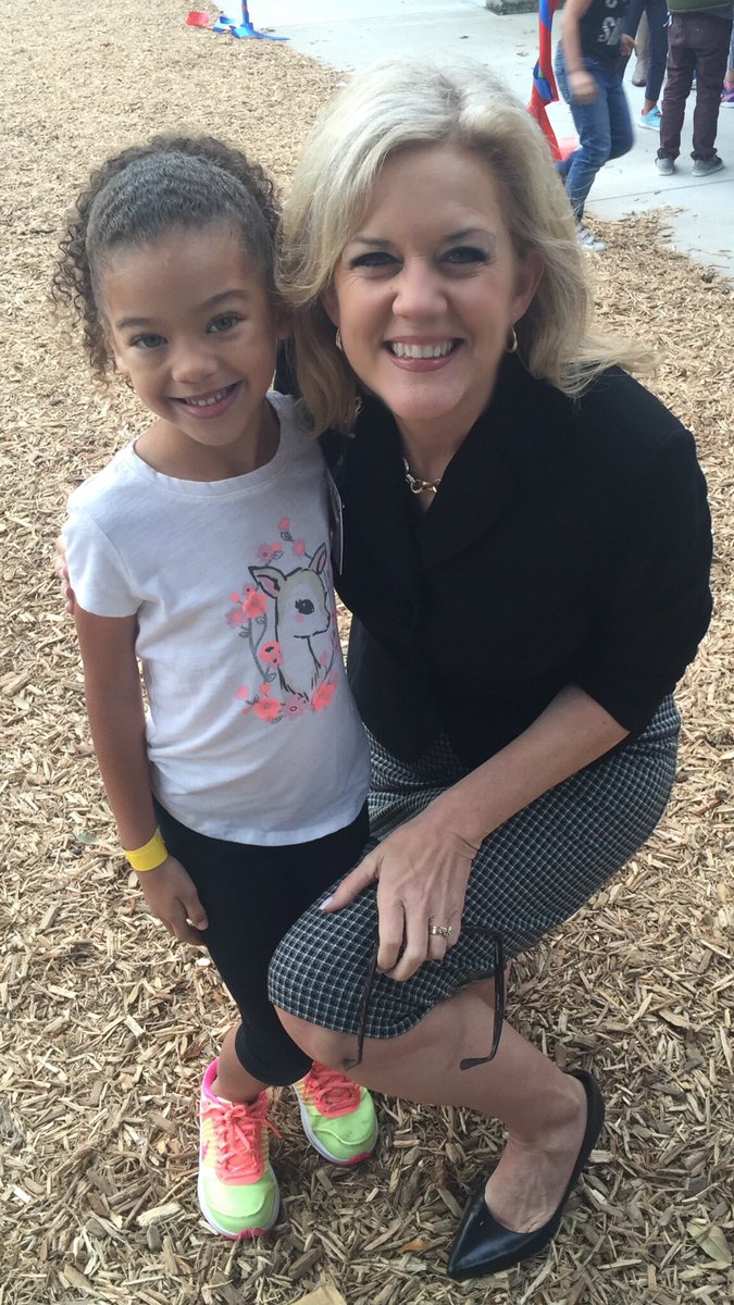 3jstone's tweet photo. I made a very special new friend this morning @MSTMAGNET!! @MThomasHPPM https://t.co/DPTVZL2sOz