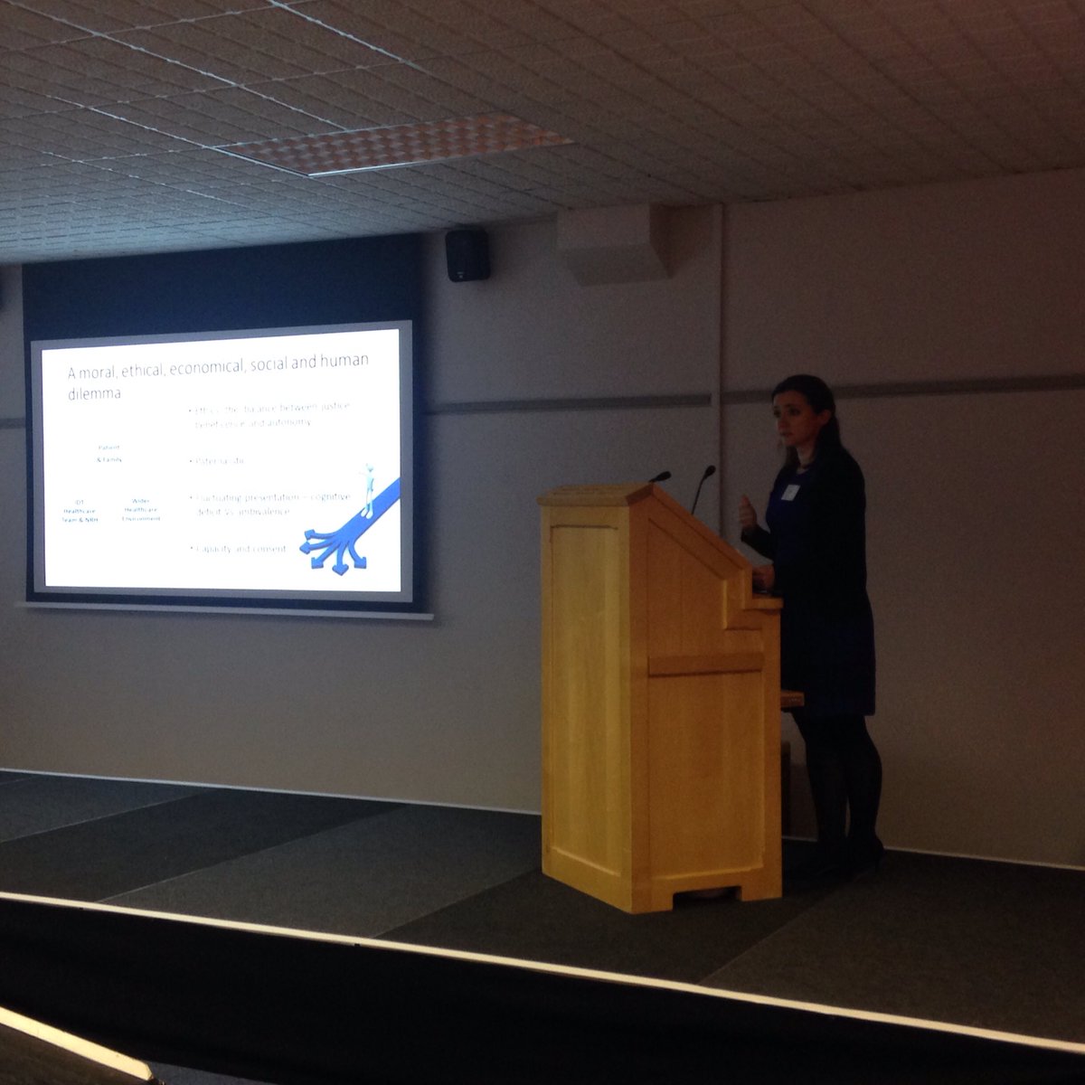 Team DublinSCIC presenting at 2016 <a href="/MASCIP3/">MASCIP</a> conference - Lorna at the podium