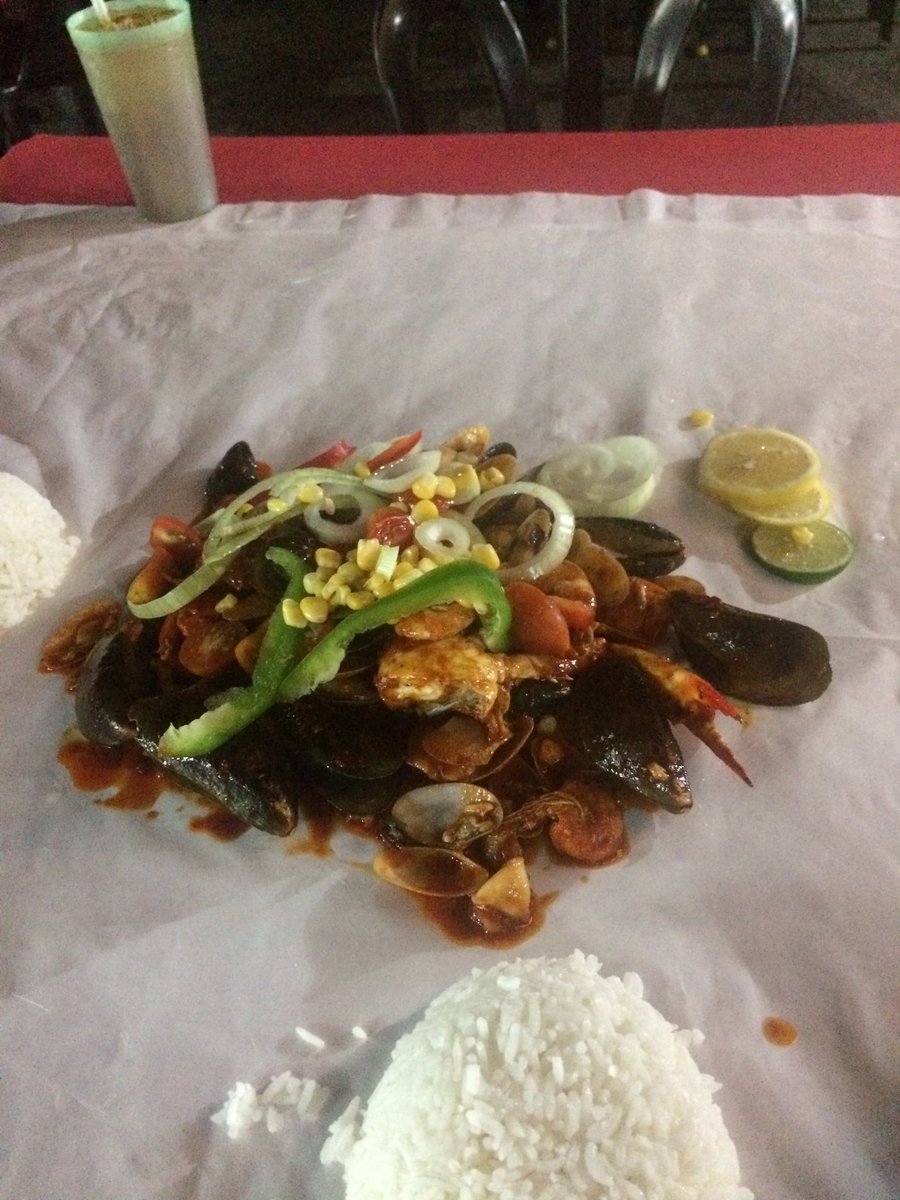 aty_musak's tweet photo. Even though tgh sesak.. still kne jugak nk makan mewah. #stressreleave #shellout #firstattemp https://t.co/z26PetjPPM