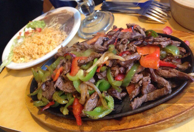 AztecaBigBear's tweet photo. Thursday Special Fajitas, $7.99 perfect for lunch or dinner, take out orders always available 909-866-2350. We are open everyday. https://t.co/94oi4rg9LR