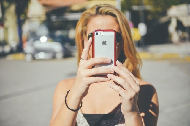 BridgeGlobalPR's tweet photo. With @FTC cracking down, how should brands approach #influencer marketing? https://t.co/WkclwBrSlg by @marketingdive https://t.co/lppaeeJDdi