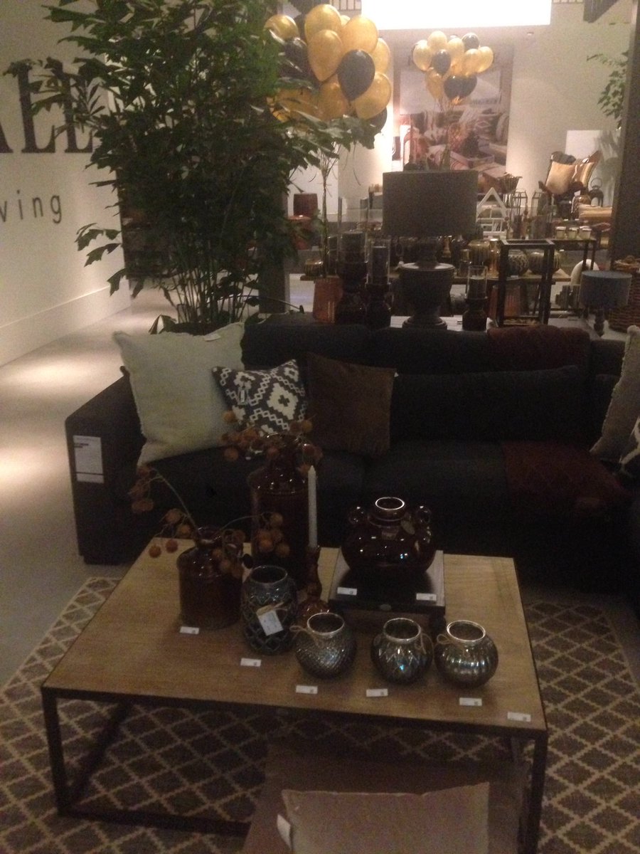 OVPN015's tweet image. Het is weer eens wat anders dan de gemiddelde bedrijfsloods 😏