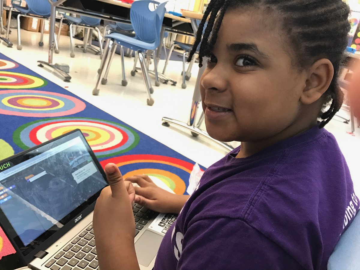 Relationship builing + lunch time + Tynker! YAY LaNae! <a href="/gotynker/">Tynker</a> #IWantAFreeDrone #TynkerTime