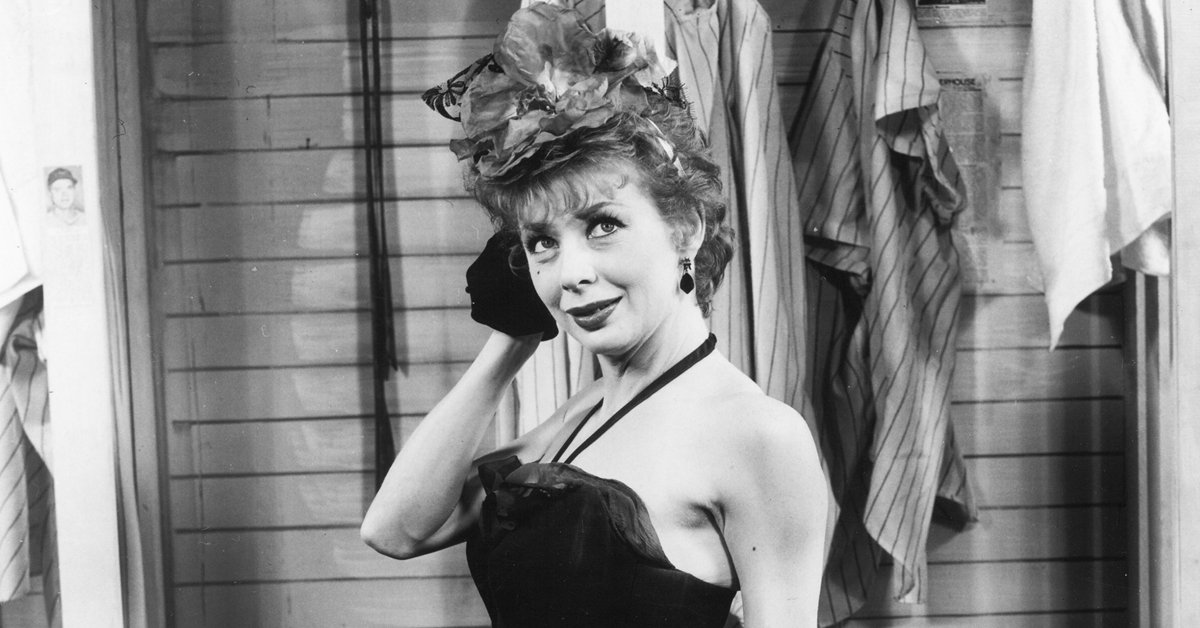 #FlashbackFriday: Take a look at #GwenVerdon singing "I'm a Brass Band" from #SweetCharity → bit.ly/2fZAwQV