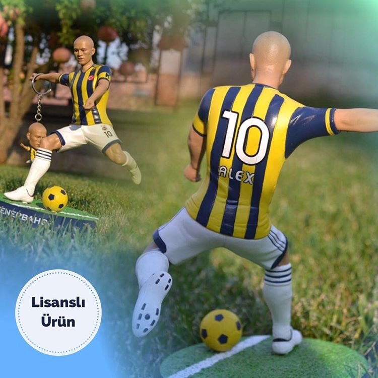 UNUTULMAZ BÜYÜK KAPTAN ALEX DE SOUZANIN BİBLOLARI VE ANAHTARLIKLARI SATIŞA CIKMIŞTIR BÜYÜK KAPTANI UNUTMAMAK İÇİN SENDE HEMEN AL‼️