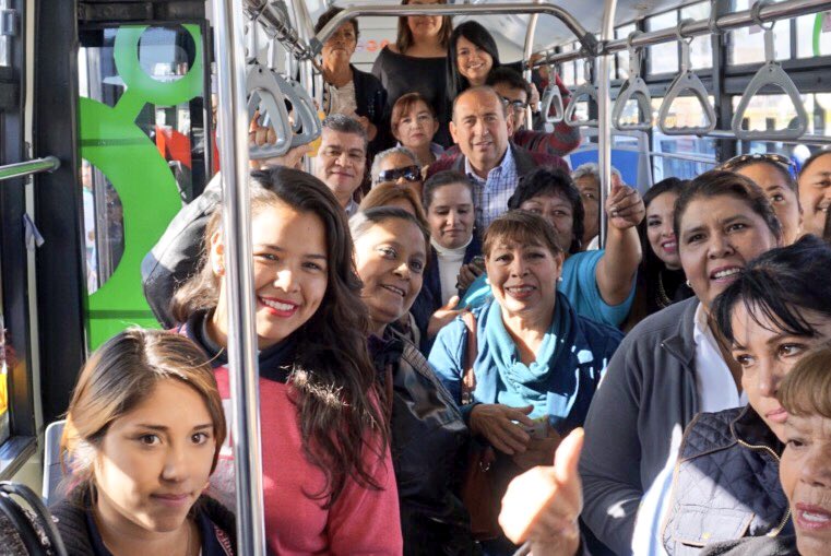 mrikelme's tweet photo. #MetroBusLaguna un innovador sistema de transporte que mejorará la conectividad de la #ZonaMetropolitana, Hoy damos el arranque #Torreón https://t.co/6wMfYklgNL