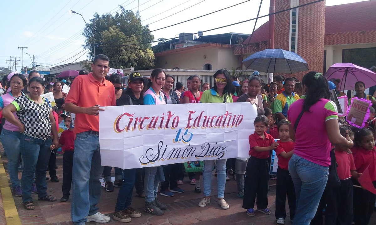 circuito15AAT's tweet photo. Caminata  en conmemoración de la Celebración del Mes del "ABRAZO EN FAMILIA" https://t.co/hbFvrd1bJr