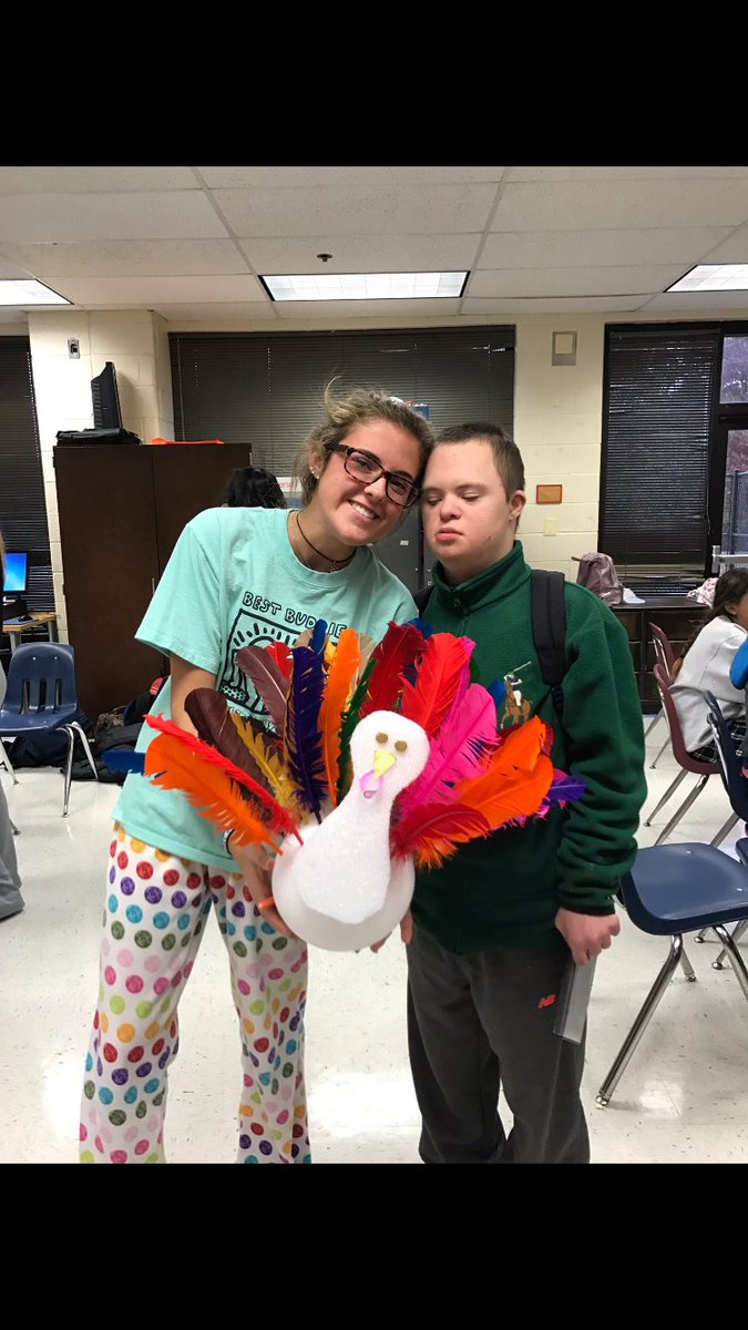 CVHSBestBuddies's tweet photo. We love this dynamic duo! Had lots of fun at the November meeting! https://t.co/897GIwJIqQ