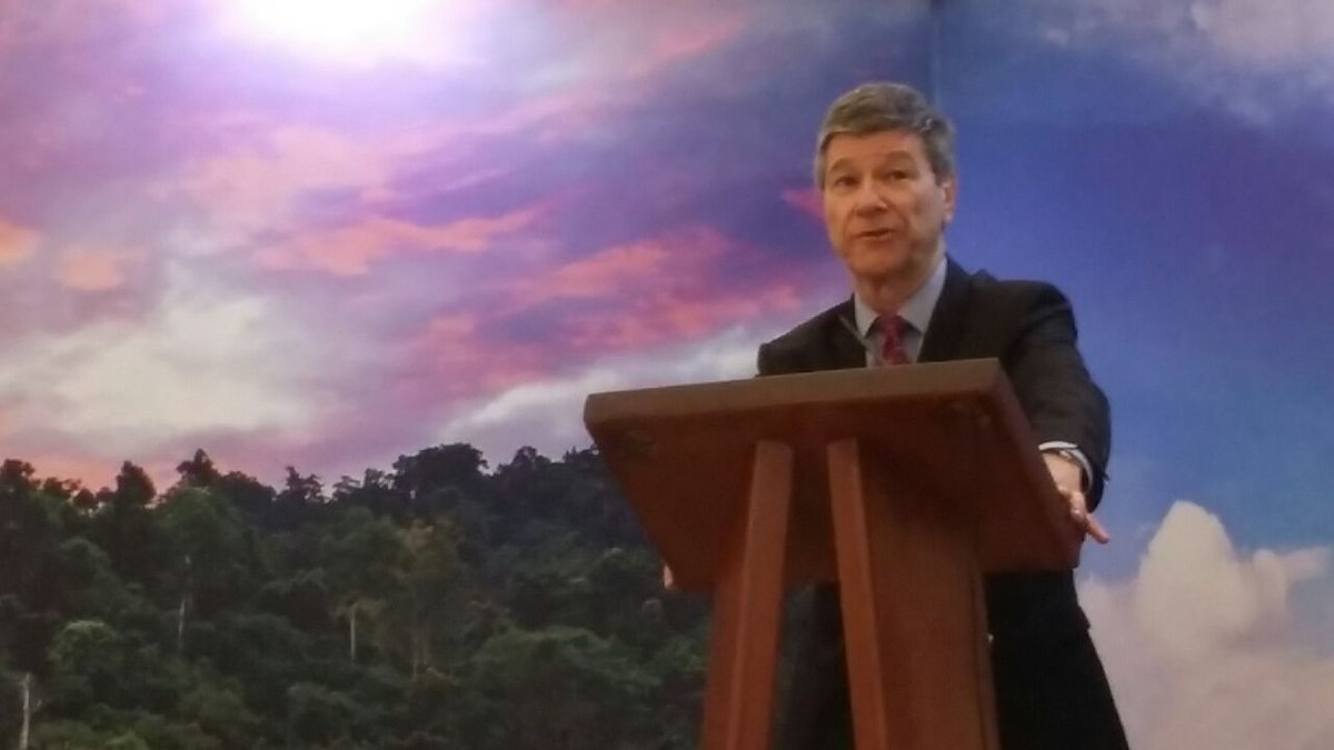 Di #COP22 Marakesh <a href="/rcccui/">rccc-ui</a> <a href="/univ_indonesia/">UniversitasIndonesia</a> hadirkan Prof @JeffDSachs utk bicara ekonomi perubahan iklim.