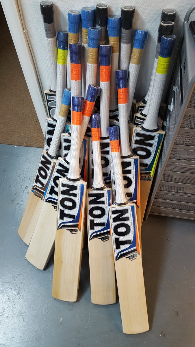 ItsJustCricket's tweet photo. Looked through literally hundreds of bats at @TonCricketUK today & came away with these beauties! #Platinum #T20 #Vision #PowerBlaster #TON https://t.co/jTTghJuEW4