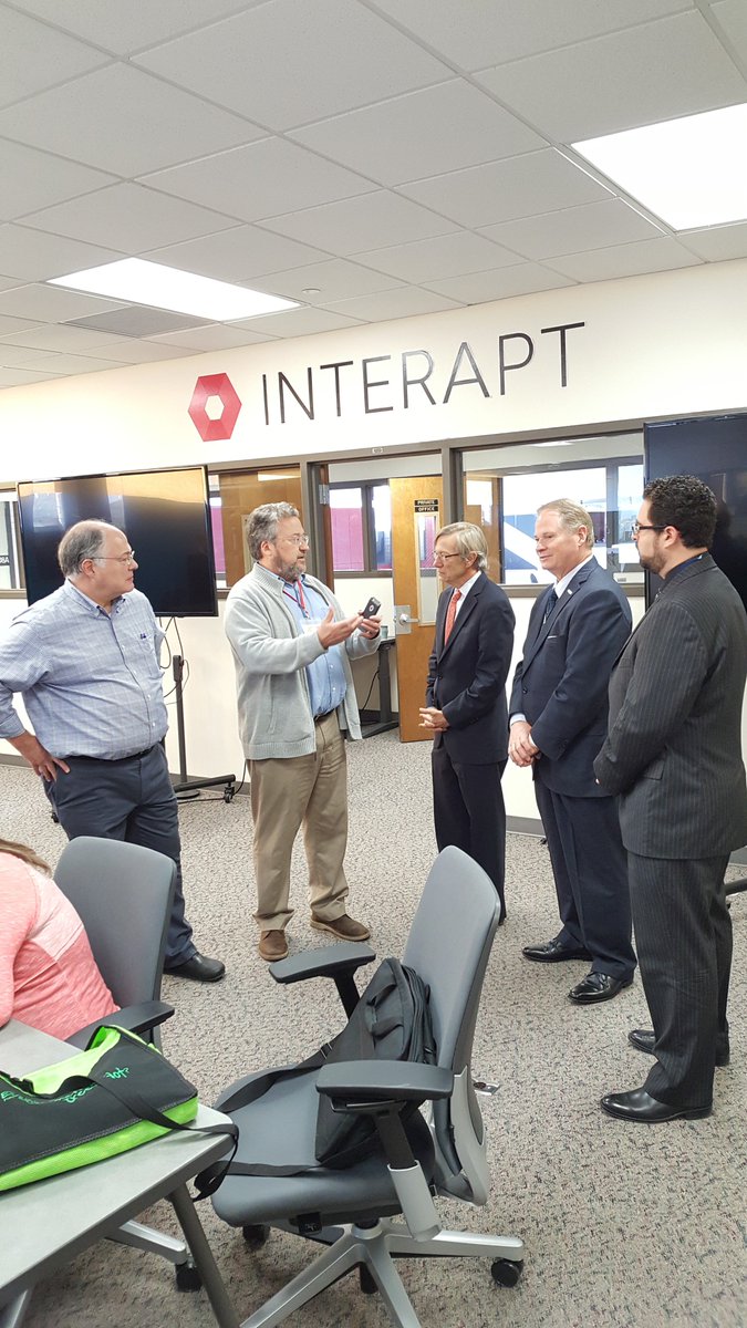 ARCgov's tweet image. .@earlgohl checking out our investment in #TEKY to diversify #appalachian economy  #coal2code learn more: arc.gov/power