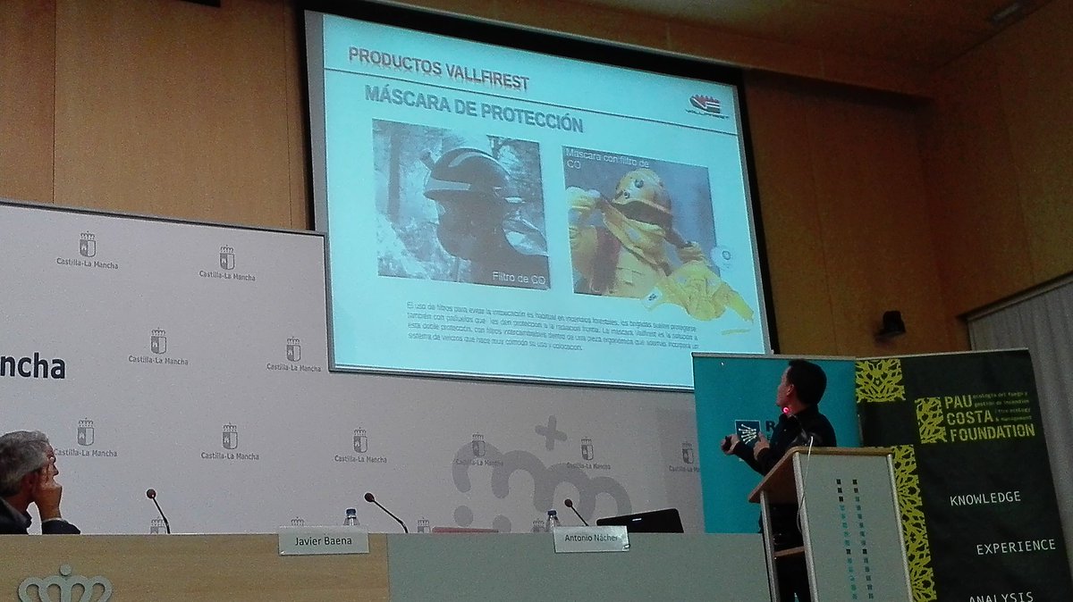 CCOOAgentesJCCM's tweet photo. #NewTechIIFF🔥📲
Finalizan jornadas con una muestra de productos de @Vallfirest q mejoran ergonomía y seguridad de combatientes en #IIFF🔥 https://t.co/2SgI4EK6Sb