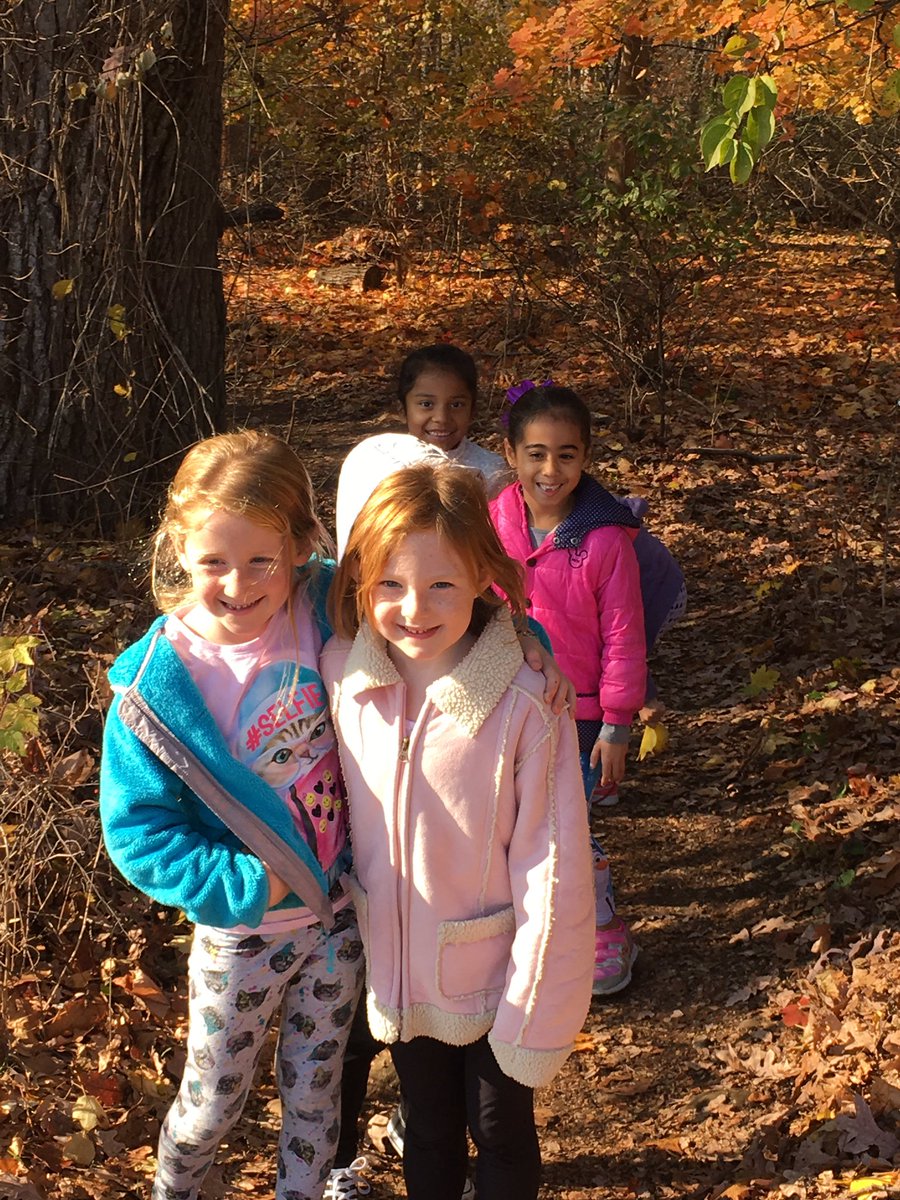WOSnews's tweet image. It&apos;s a great day for a walk on the nature trail! #msbookmanWOS #mrssheehyWOS