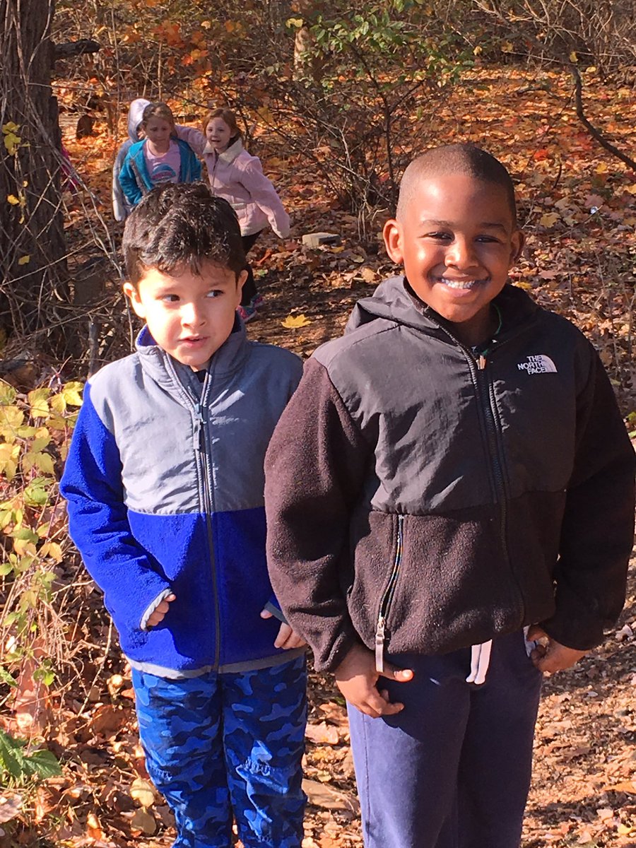 WOSnews's tweet image. It&apos;s a great day for a walk on the nature trail! #msbookmanWOS #mrssheehyWOS