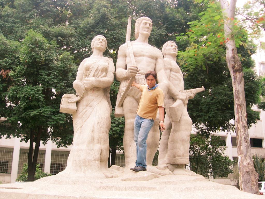 PoetMahmudul's tweet photo. At my dream campus, Dhaka University, 2005. https://t.co/Ov59dYO1mj