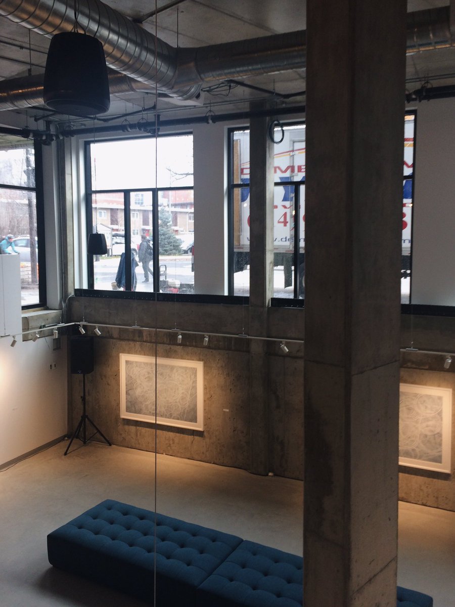 boxotel's tweet photo. En plein dans les derniers préparatifs pour l'ouverture média de ce soir, nous avons hâte! #Boxotel #Galerie175B #mtlmoments https://t.co/eg7fu5Ss74