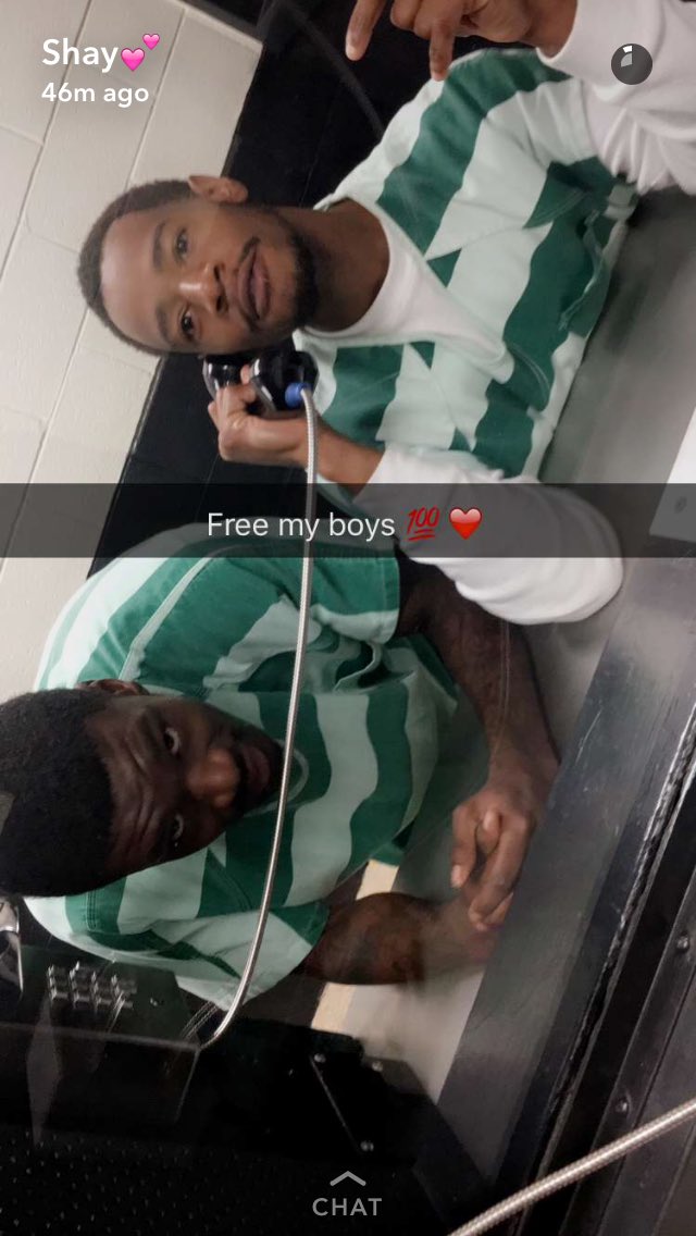 diaamonndd__'s tweet photo. #FreeDaGuys💯 https://t.co/tO3V2agBYM