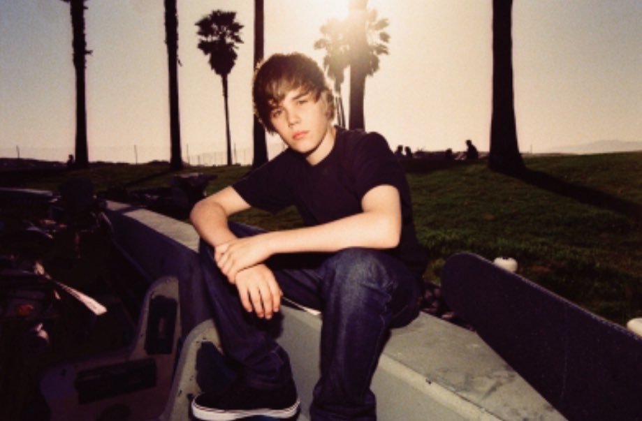 BieberFeverPY_'s tweet photo. ♥ #7yearsofMyWorld https://t.co/cTmckKQJZ0