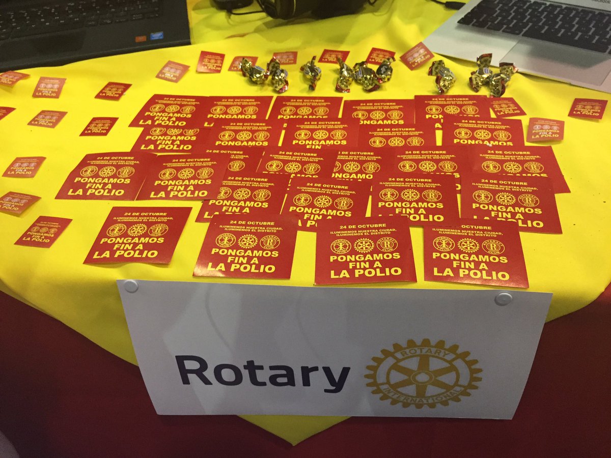 FeriaComUN's tweet photo. .@moixkbz1 @LuisFerNunezI y @kevincastrog presentan la estrategia 'End Polio Now' para el Club Rotary #FeriaComunicacionUN https://t.co/4XNYaUygPx