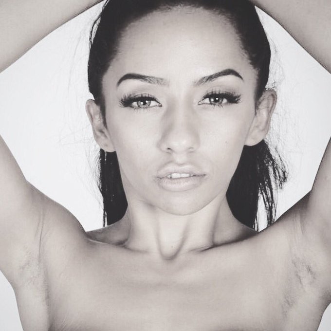 Available for Skype, Snapchat, and Custom Videos until 4:00 PST DM for price info! https://t.co/7B9T