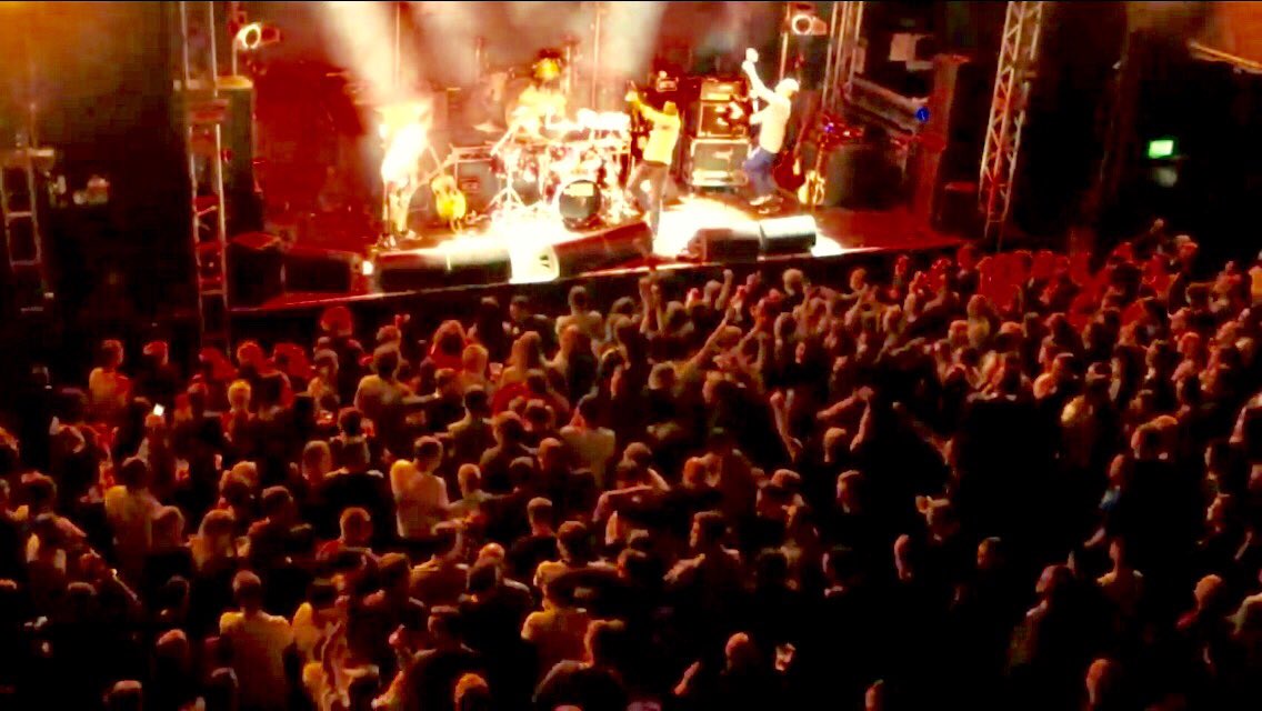 damiandsmith's tweet photo. Us The Torn playing to an amazing crowd on tour at Leeds O2!
Can watch performance on YouTube by typing 'The Torn gotta get away live Leeds' https://t.co/hXbJiESeMG