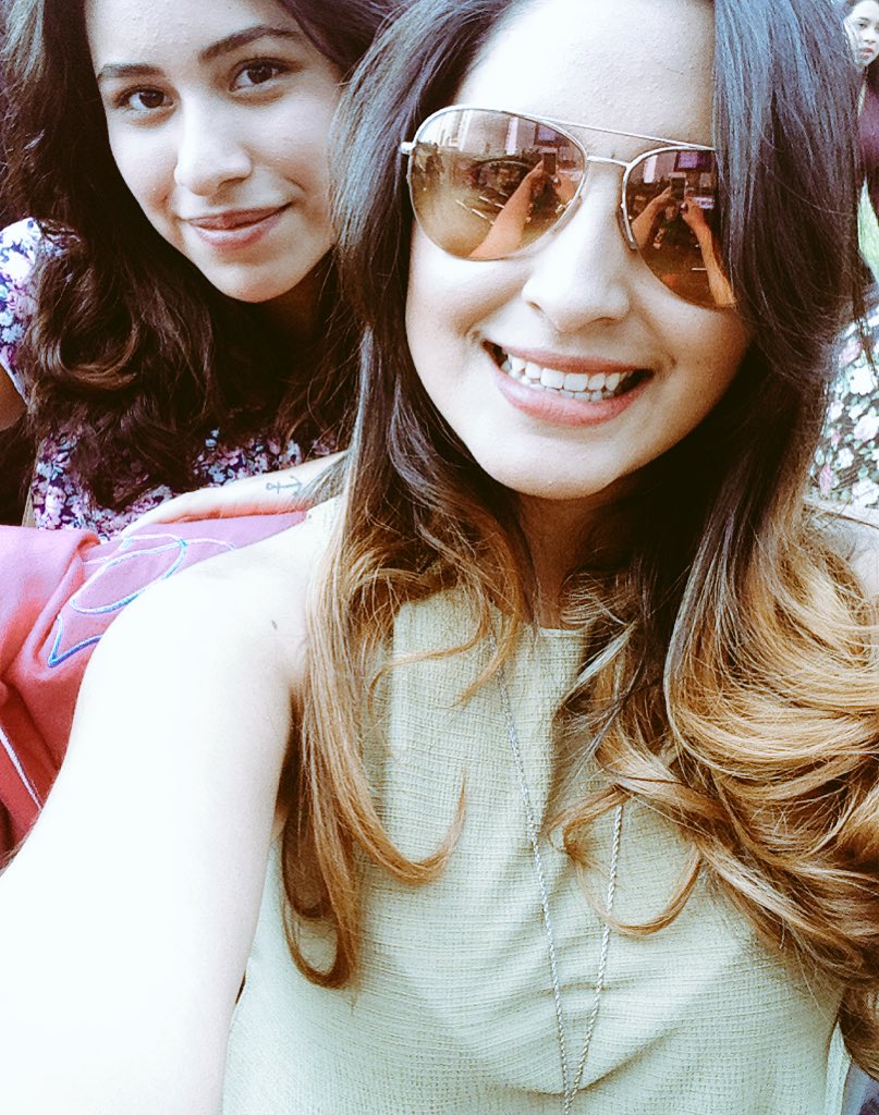 _angeleshdez_'s tweet photo. con una guapa en el #Evento40Cuerna @MoniCampuzano29 💕 https://t.co/VC7GEWC8Yj