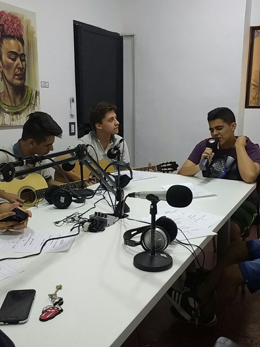@cprockoficial toca en vivo