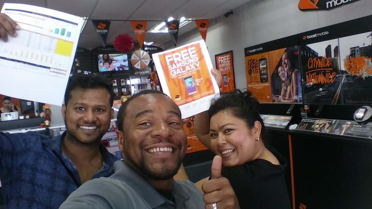 elterevanspg's tweet image. Meeting with PBR Owner...Cell Phone Bazaar East Side Ready 4 WYAW👍👌👊💵💸😎 @johnfisbeck @JustinCapers @SprintCentralTX #sprint4houston #htwn!