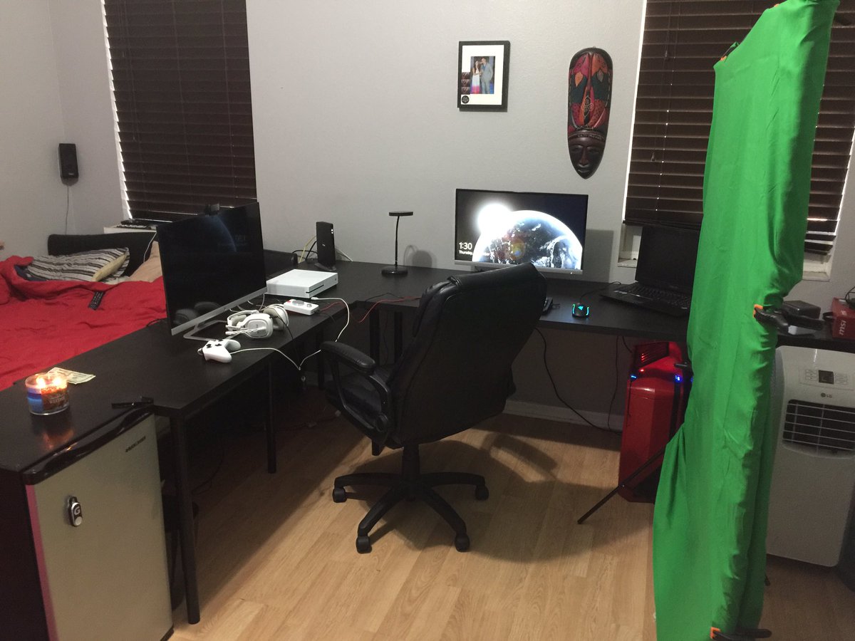 Recklesss_squad's tweet photo. Huge shout out to @Ninja_TB and @CohhCarnage for the inspiration to start my own stream. Almost all set to go!!!! https://t.co/IFXe3At65W https://t.co/5ZdgvIfDeT