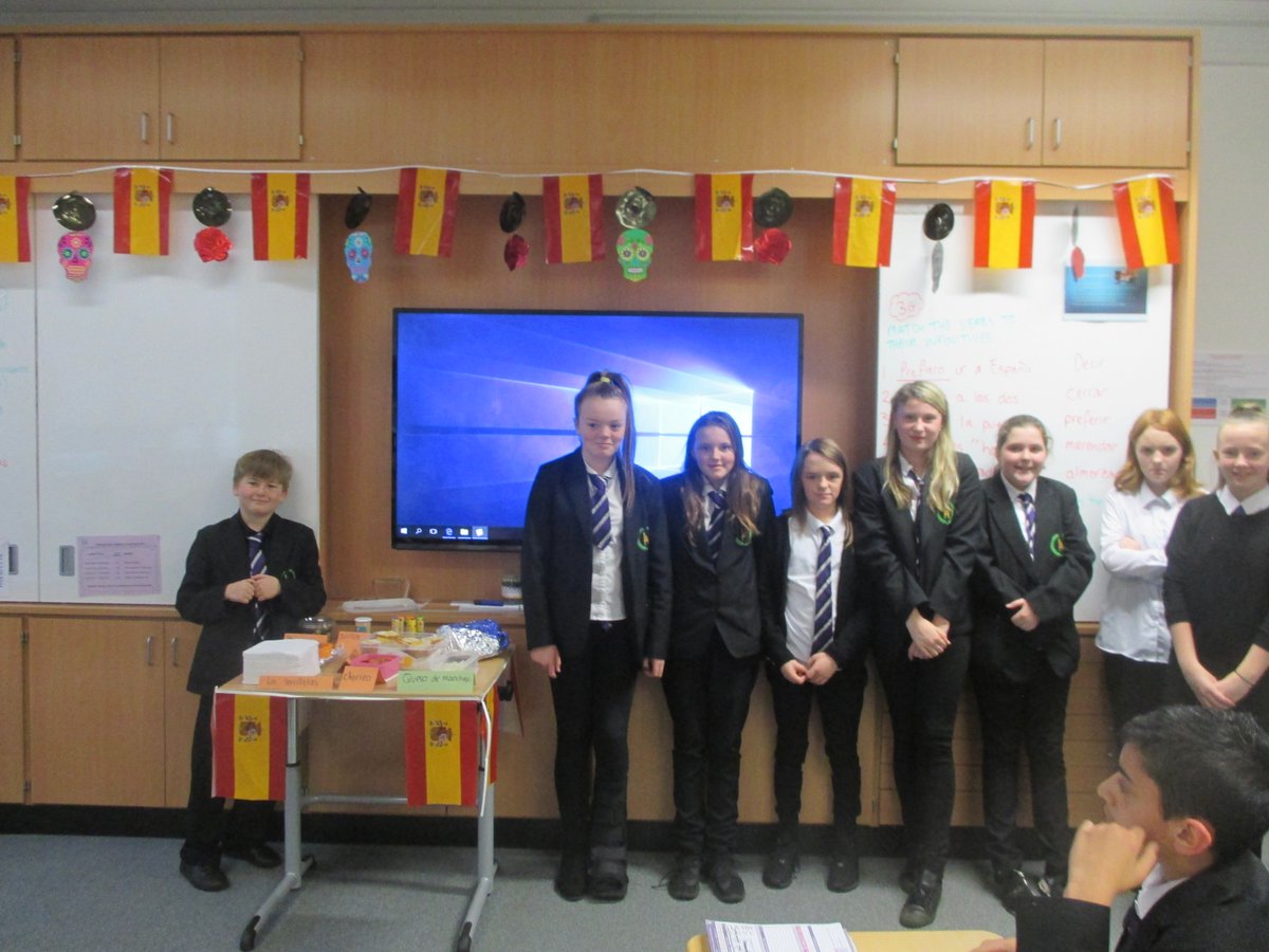 LevenmouthAc's tweet photo. @LevenmouthAc #LevAcMLgot taste &amp; order Spanish food #chorizo #jamón #serrano #manchego cheese. Thanks to Mrs Farmer for this #learningexp https://t.co/DVaZEpZ0lt
