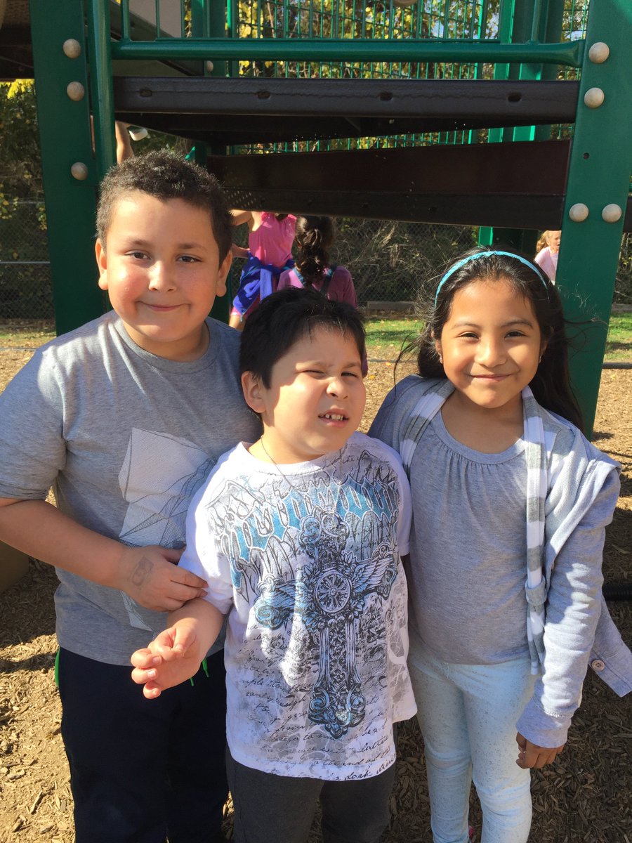 andirae21's tweet photo. I am thankful for best friends at #mckpress! #MyMISD https://t.co/jLrkjaHnye