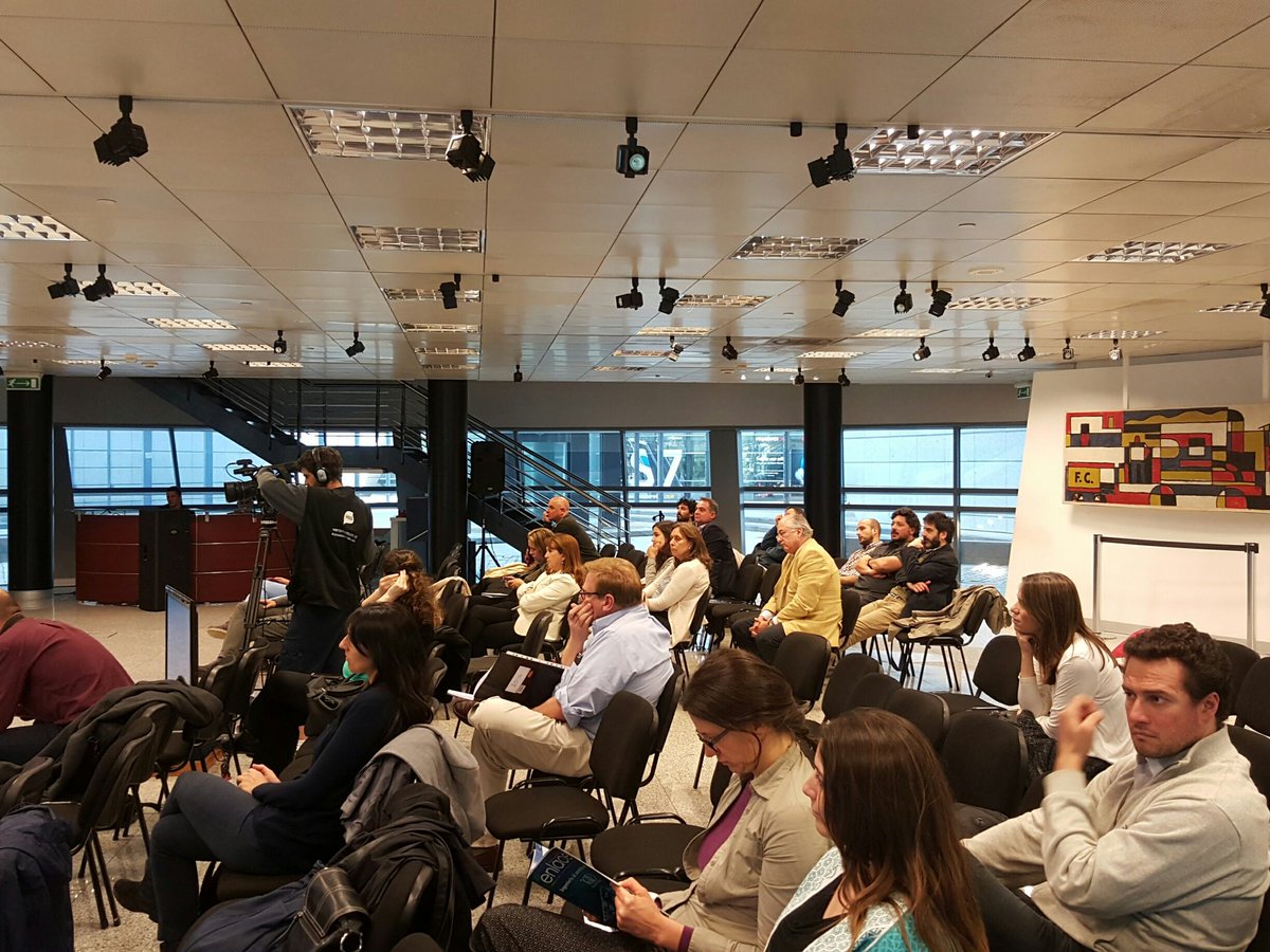 Mesa redonda "Emprendimiento en biotecnología"
Moderador Atilio Deana de Pedeciba.
#MIEM #SemanaDeLaIndustria