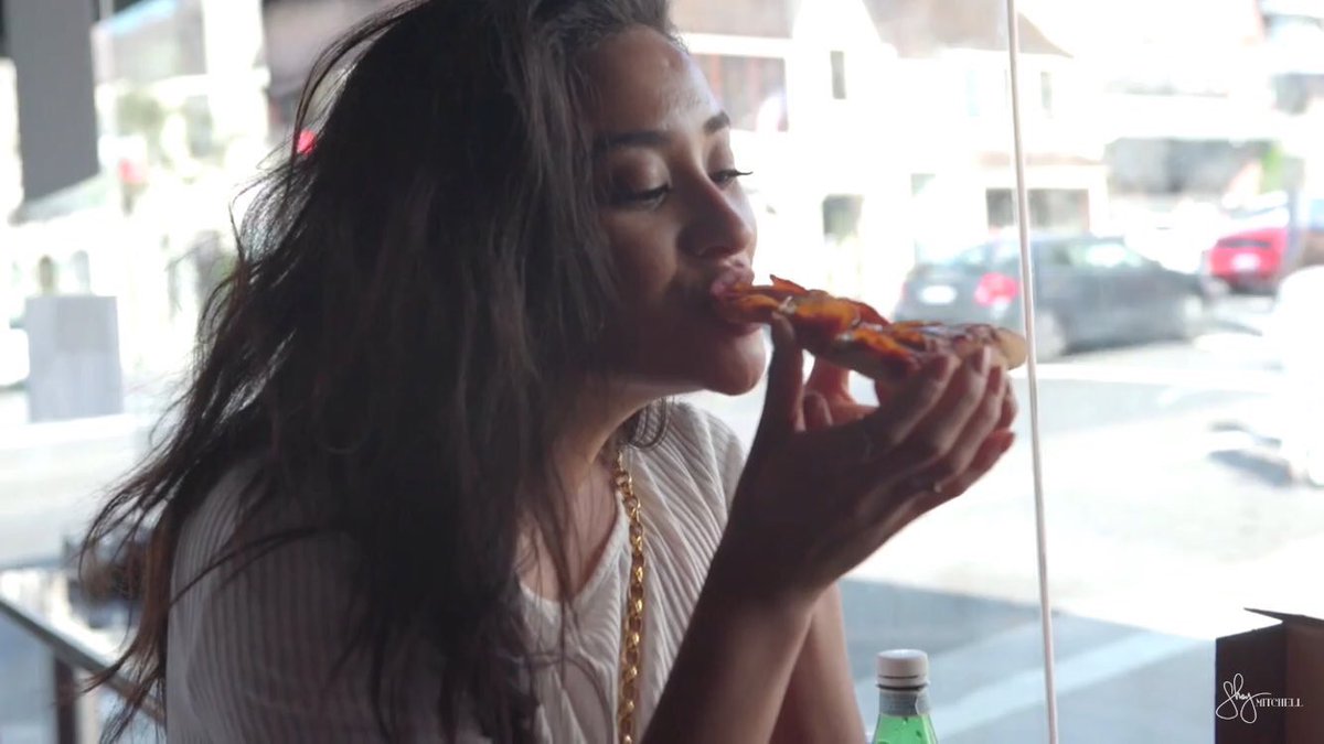 ShaayPizza's tweet photo. the best moment of the day ! 🍕
@shaymitch https://t.co/K54m3ImbOy