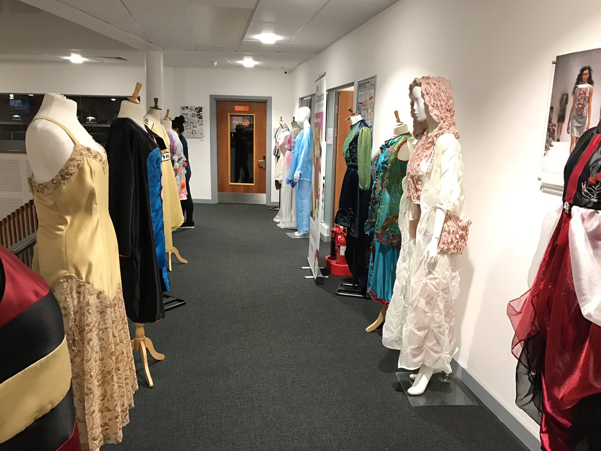 ClarendonSixth's tweet photo. Feeling arty? Come and see some amazing designs up in the Fashion Dept! #CSOpenEve https://t.co/CQvMgQVUaV