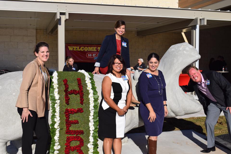 New Hutto HEB will feature a 24hour Whataburger drivein. It's the