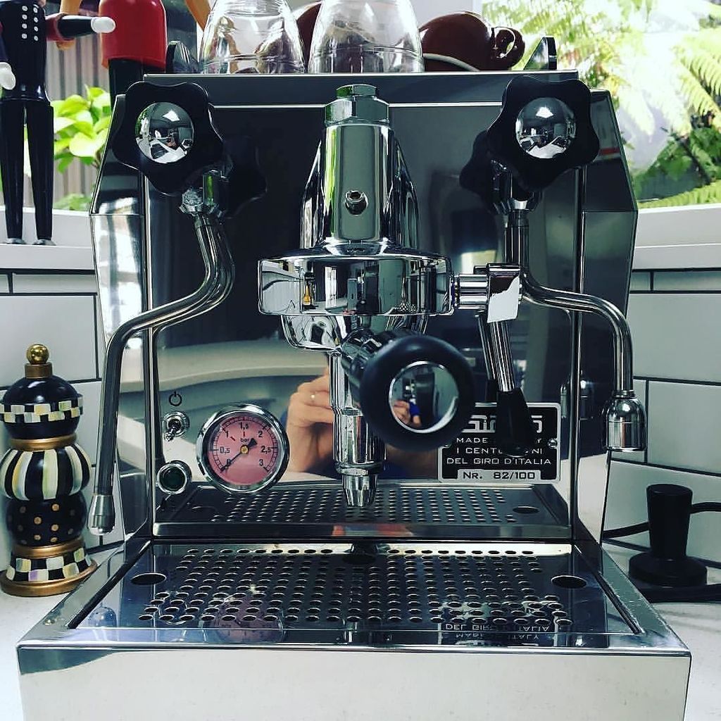 rocketespresso's tweet photo. Rocket Espresso at home with @giuseppebarnett #rocketpeople #giotto #giroedition 🇮🇹 via @r… https://t.co/LWYkp15tra https://t.co/vlrE9mzA73