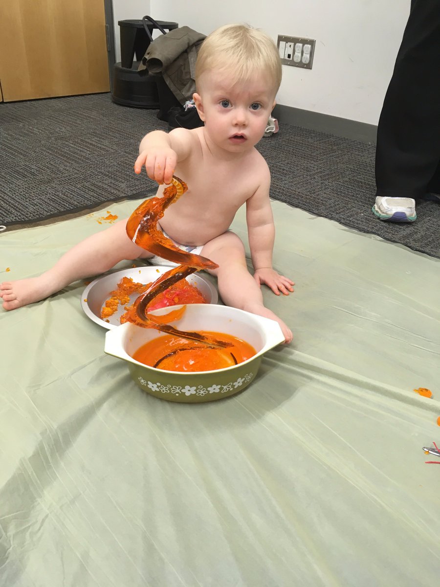WellandLibrary's tweet image. These cute little mess makers had fun with Jello today during our Creative Baby programs. #babyprograms #messmakers #creative