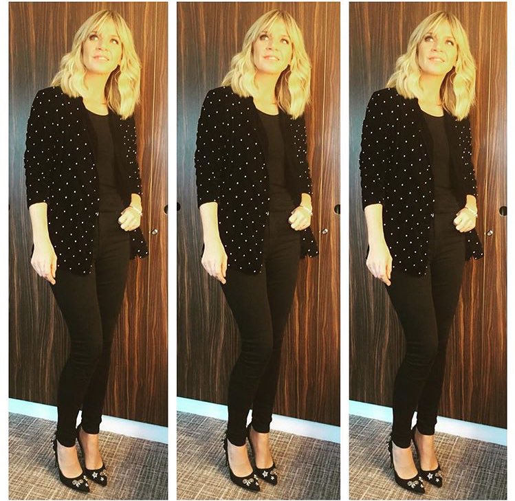 ZoeTheBall's tweet photo. #FashFlash jacket & jeans @Topshop and shoes from @jimmychoo πππ https://t.co/o4QoIMyQil