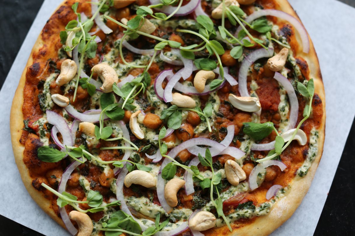 Virtuous_Pie's tweet photo. FRESH IN 🍕: CURRY MILE. 
Taking traditional flavours from Delhi, 🔑ingredients = Butter Chickpea Curry,Mint Raita,Roasted Cashews,Pea Shoots. https://t.co/GLg7qordN2