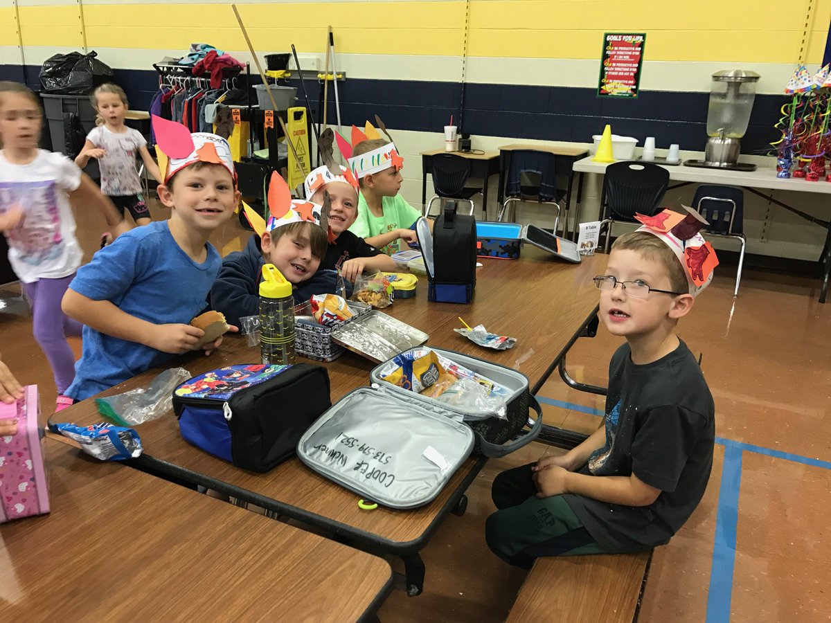 rzieglerLC's tweet photo. These little turkeys are loving their Thanksgiving meal!! #lckinders #lcblazers https://t.co/QYNMF8WbfR