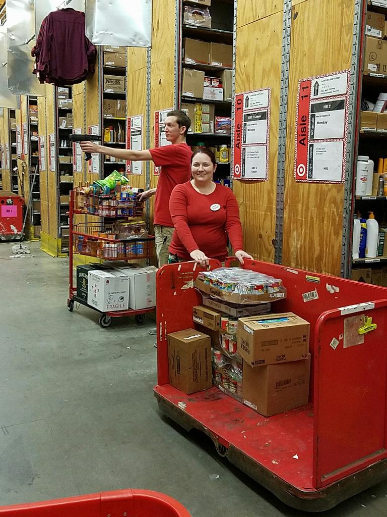 cpal5's tweet photo. SF and LOG partnership #ILR you drop em we pull em #foodfocused #fillthefloor #instocks @John98Munoz @jessie_tgt @jhowells81 @grassroots22 https://t.co/8lwLxQ26vL