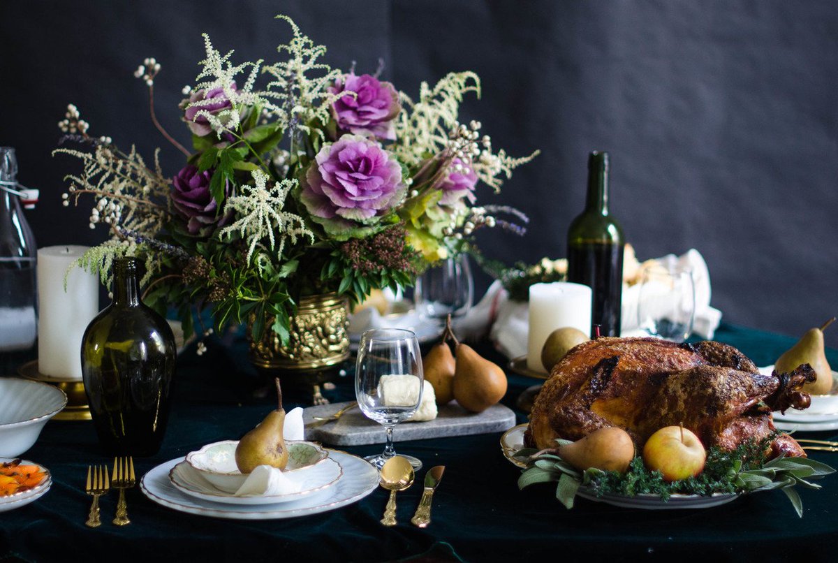 Hosting for #Thanksgiving ? Here are 20 gorg table #decor ideas that will make you the hostess with the mostest!  elledecor.com/life-culture/e…