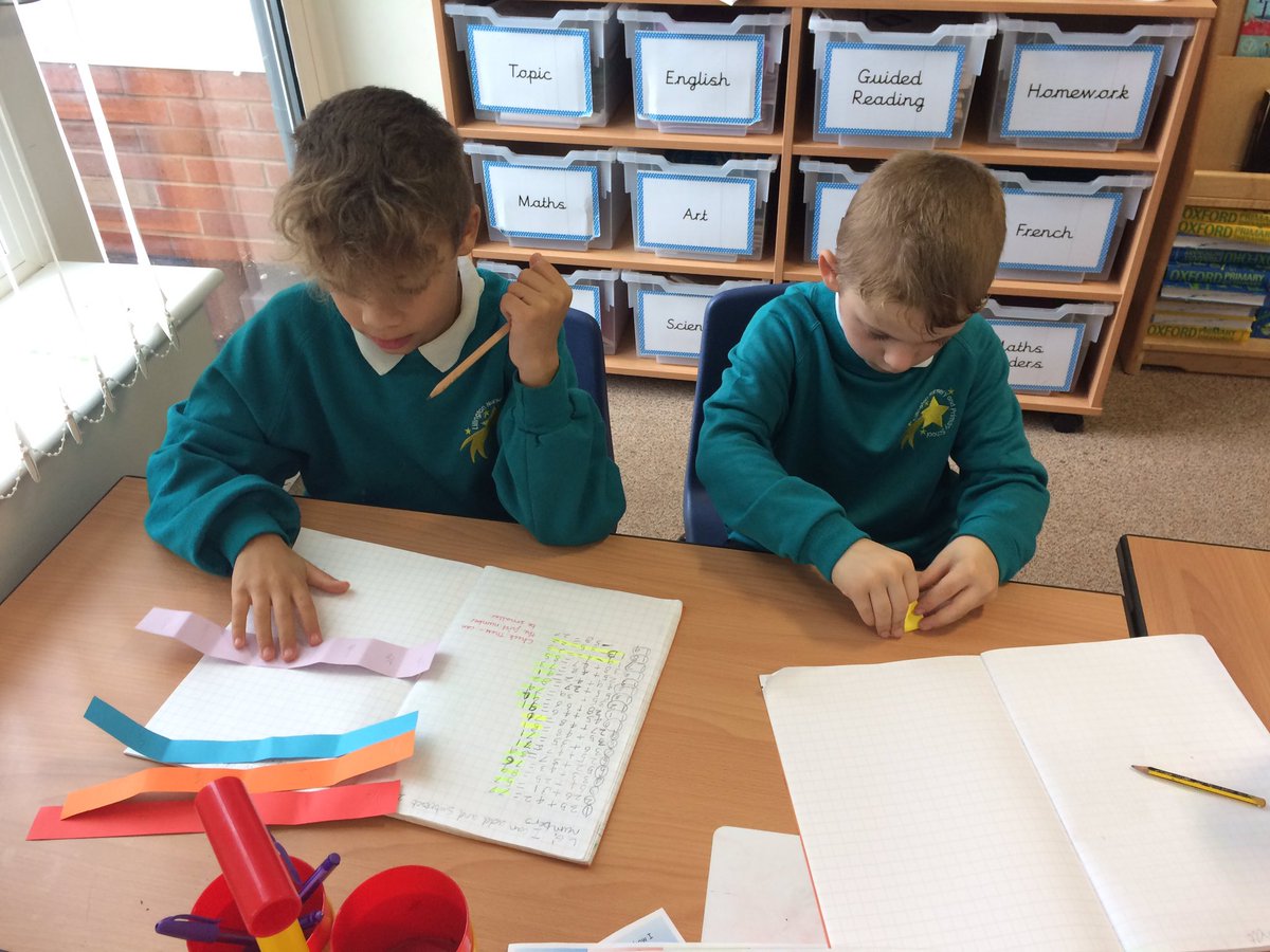lillingtonschy3's tweet photo. Year 3 have done a fantastic job working together and getting stuck in with fractions this week! https://t.co/4UOPJsVX9D